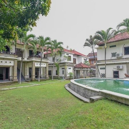 RedDoorz Plus near Seminyak Square Denpasar  Bagian luar foto