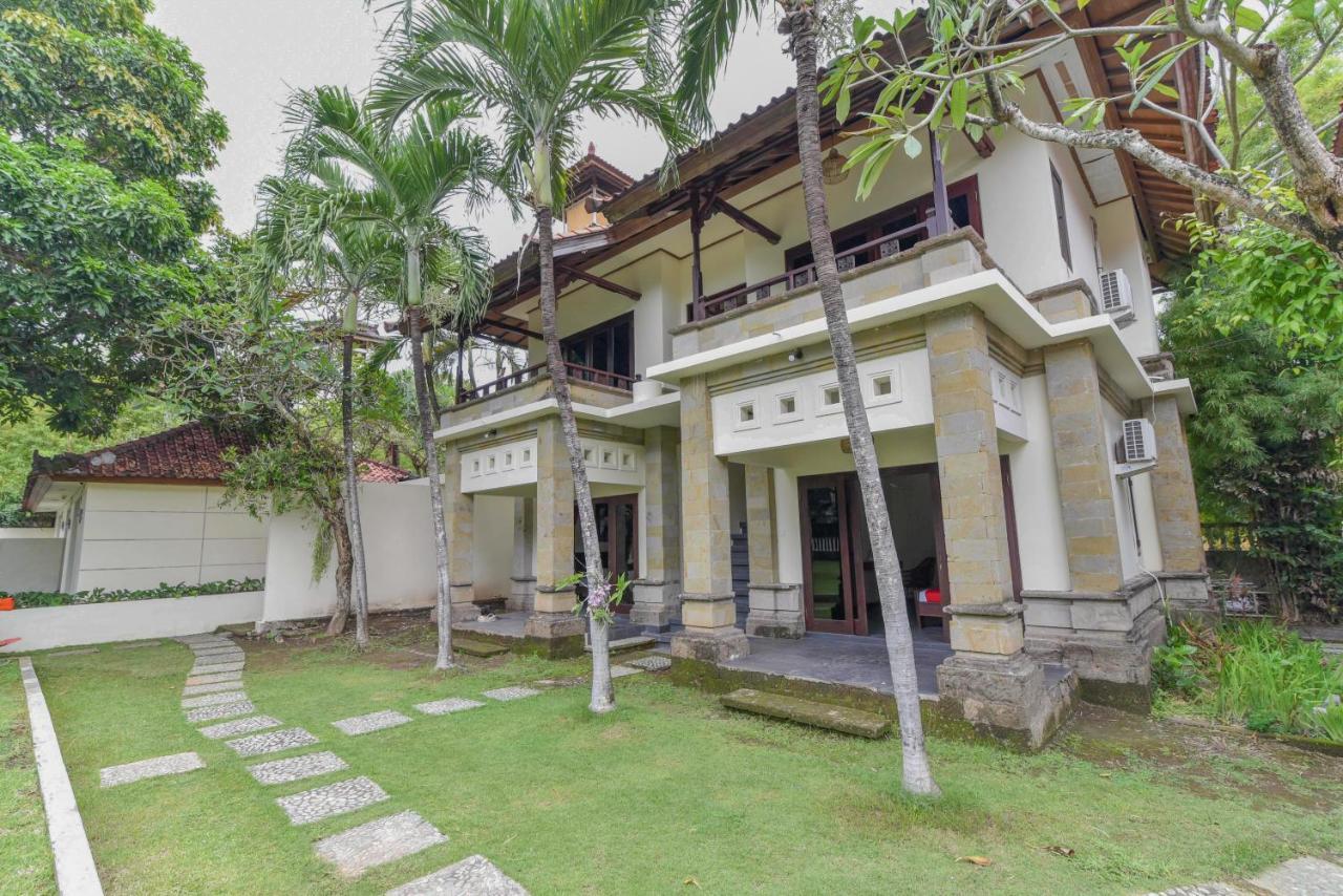 RedDoorz Plus near Seminyak Square Denpasar  Bagian luar foto