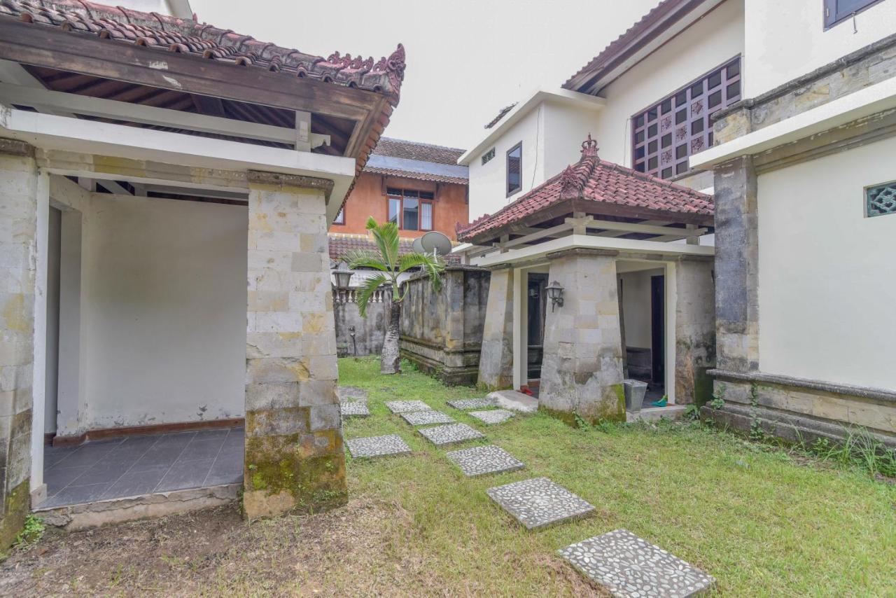 RedDoorz Plus near Seminyak Square Denpasar  Bagian luar foto