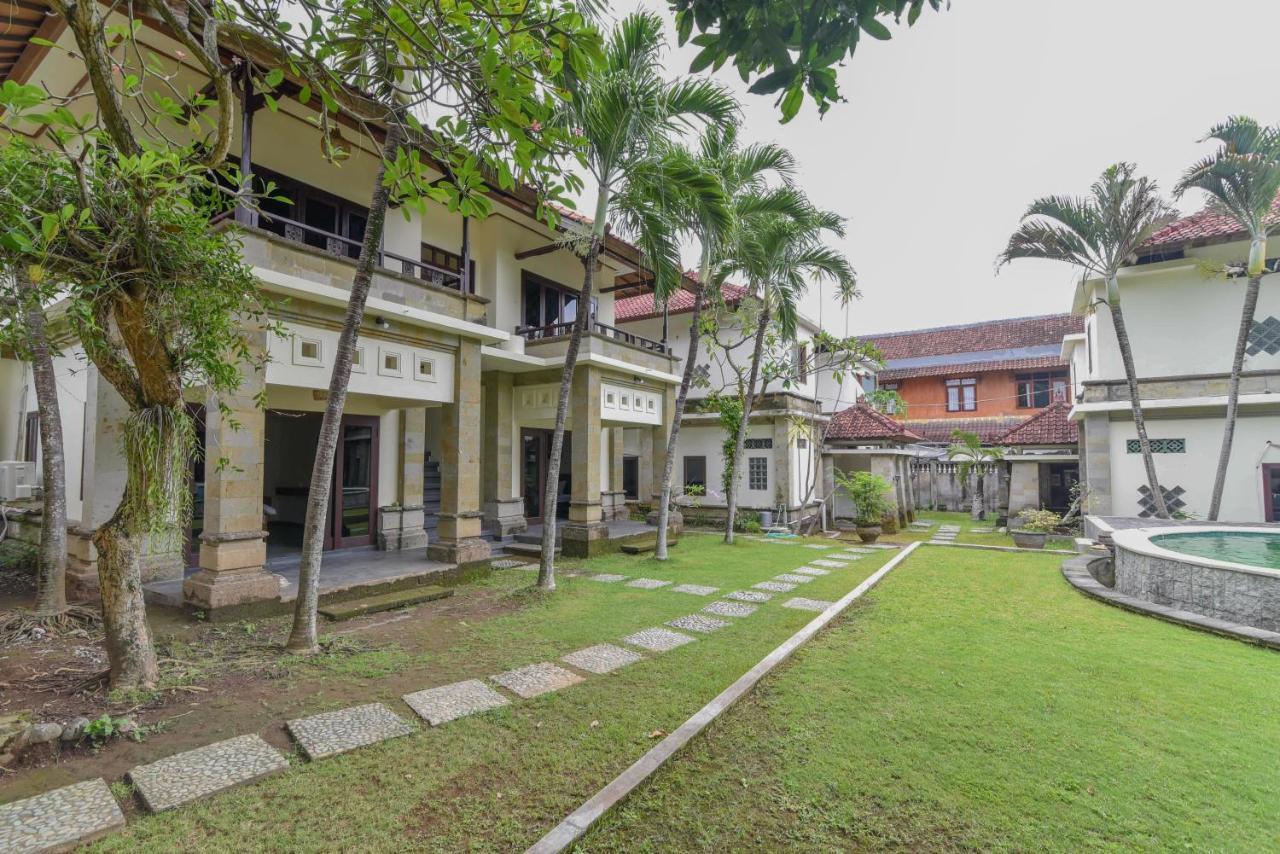 RedDoorz Plus near Seminyak Square Denpasar  Bagian luar foto