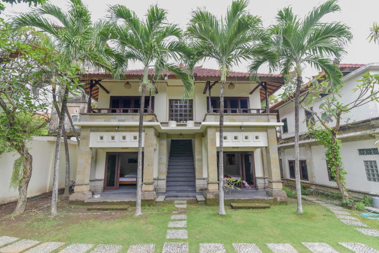 RedDoorz Plus near Seminyak Square Denpasar  Bagian luar foto
