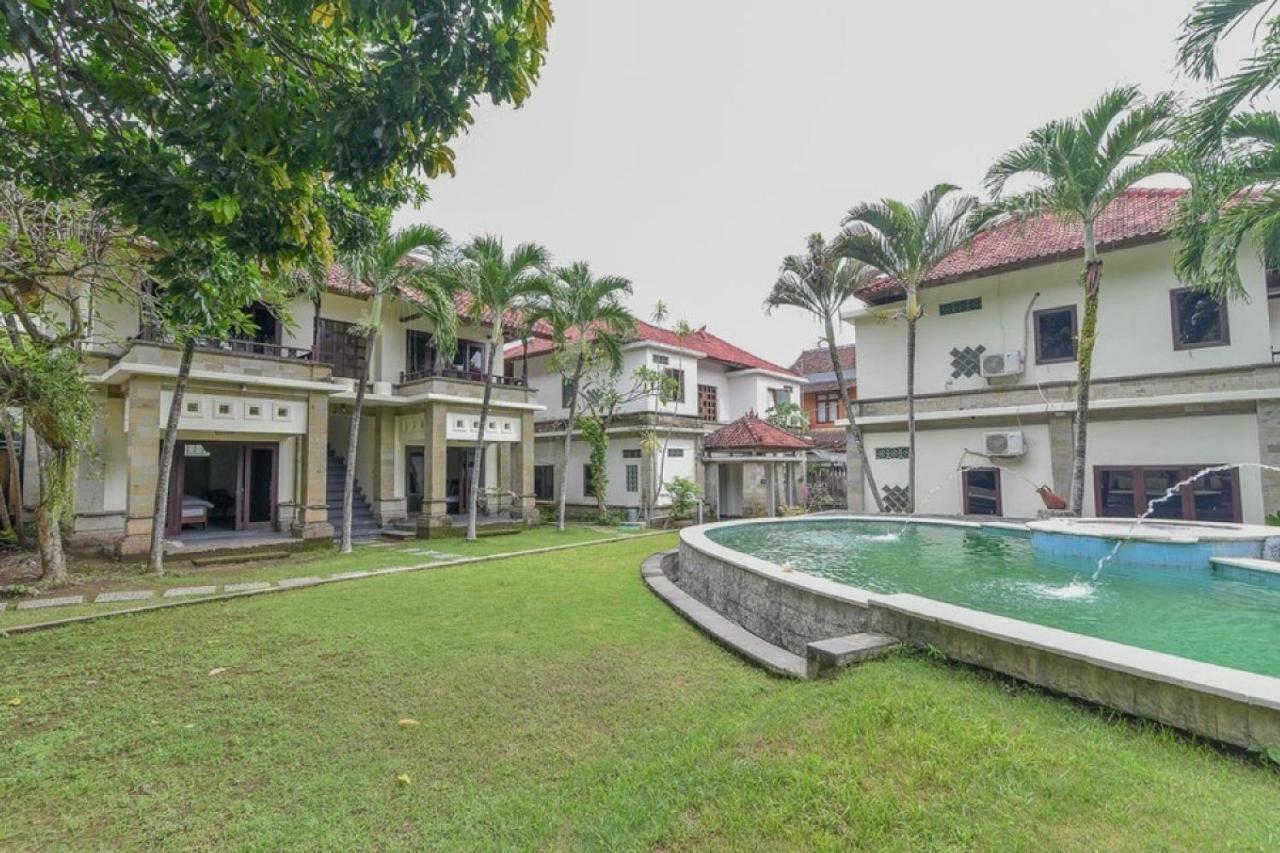 RedDoorz Plus near Seminyak Square Denpasar  Bagian luar foto